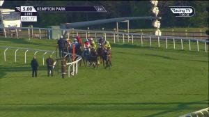 Video preview image for Kempton Park 17:00 - Virgin Bet "Junior" National Hunt Flat (5)