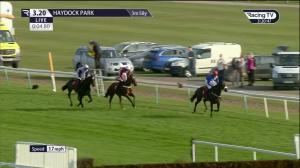 Video preview image for Haydock Park 15:20 - Racing TV Mares' Novices' Hurdle (4)