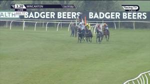 Video preview image for Wincanton 15:20 - In Association With Xtratherm & Mdm Crs Mares' Handicap Hurdle (3)