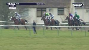 Video preview image for Ayr 14:20 - Quiz Clothing Novices' Hurdle (3)