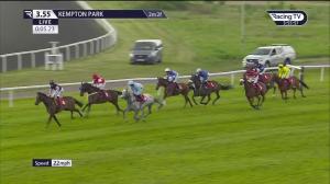 Video preview image for Kempton Park 15:55 - Racing TV Handicap Chase (2)