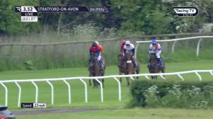 Video preview image for Stratford-on-Avon 15:52 - Live Music At Riverside Stratford Mares' Handicap Hurdle (4)