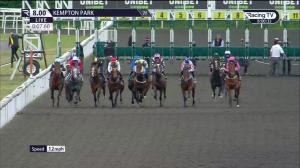 Video preview image for Kempton Park 20:00 - Unibet Extra Place Offers Every Day Handicap (Qualifier) (4)