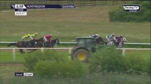 Video preview image for Huntingdon 18:50 - Visit racingtv.com Handicap Chase (4)