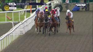 Video preview image for Kempton Park 18:30 - Unibet 3 Uniboosts A Day Fillies' Handicap (Qualifier) (5)