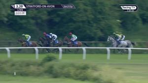Video preview image for Stratford-on-Avon 15:20 - Join RacingTV Now Novices' Handicap Chase (5)