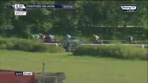 Video preview image for Stratford-on-Avon 17:31 - Watch On RacingTV Handicap Chase (5)