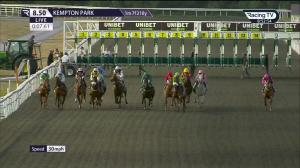Video preview image for Kempton Park 20:50 - Unibet Extra Place Offers Every Day Handicap (6)