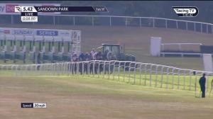 Video preview image for Sandown Park 17:42 - Sky Bet Sunday Series Fillies' Handicap (4)