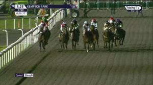 Video preview image for Kempton Park 20:25 - eventmasters.co.uk Handicap (Qualifier) (5)