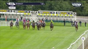 Video preview image for Beverley 16:02 - Mighty B Shift Handicap (4)