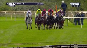Video preview image for Fakenham 15:15 - Paddy Power Novices' Handicap Hurdle (5)