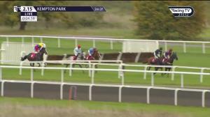 Video preview image for Kempton Park 14:15 - Watch On Racing TV Novices' Handicap Chase (4)