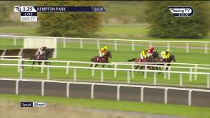 Video preview image for Kempton Park 15:25 - Racing TV Handicap Chase (3)