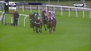 Video preview image for Kempton Park 16:00 - bet@racingtv.com Hurdle (Listed) (1)