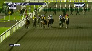 Video preview image for Kempton Park 20:30 - Racing TV Handicap (Qualifier) (5)
