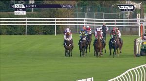 Video preview image for Aintree 17:05 - Siniat EBF Mares' Open National Hunt Flat (4)