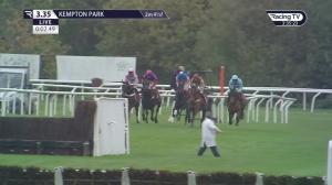 Video preview image for Kempton Park 15:35 - Weatherbys nhstallions.co.uk Mares' Handicap Chase (Qualifier) (3)
