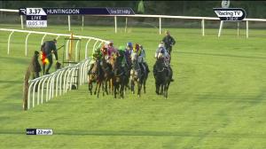 Video preview image for Huntingdon 15:37 - weatherbysshop.co.uk Fillies' "Junior" National Hunt Flat (5)