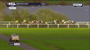 Video preview image for Kempton Park 16:30 - Unibet Horserace Betting Operator Of The Year Restricted Novice Stakes (6)