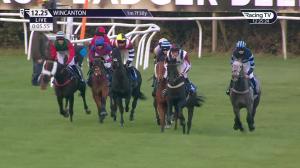 Video preview image for Wincanton 12:25 - Somerset 'Hands and Heels' Novices' Handicap Hurdle (Conditional & Amateur Jockeys') (5)
