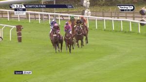 Video preview image for Kempton Park 15:25 - Join Racing TV Now Conditional Jockeys' Handicap Hurdle (Qualifier) (3)