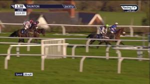 Video preview image for Taunton 14:38 - Classic Collection Holidays Handicap Hurdle (3)
