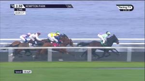 Video preview image for Kempton Park 14:50 - Ladbrokes Fanzone "Your Team Your Game" Handicap (5)