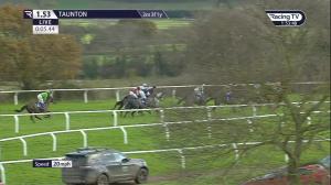 Video preview image for Taunton 13:53 - Cornish Rock Gin Novices' Hurdle (4)