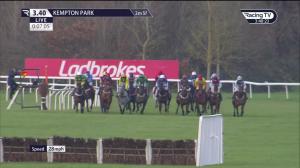 Video preview image for Kempton Park 15:40 - Ladbrokes Fanzone "Your Team Your Game" Handicap Hurdle (3)