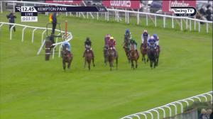 Video preview image for Kempton Park 12:45 - Ladbrokes Daily Odds Boosts Introductory Juvenile Hurdle (2)