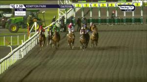 Video preview image for Kempton Park 19:30 - Unibet Extra Place Offers Every Day Handicap (Qualifier) (5)