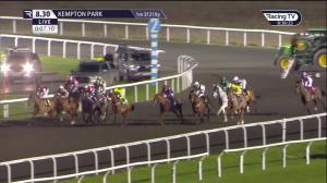 Video preview image for Kempton Park 20:30 - bet@racingtv.com Handicap (6)