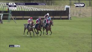 Video preview image for Catterick Bridge 15:40 - Every Race Live On Racing TV Mares' Handicap Chase (Qualifier) (3)
