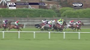 Video preview image for Sandown Park 15:30 - Virgin Bet Masters Handicap Chase (2)