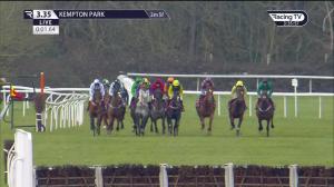 Video preview image for Kempton Park 15:35 - Visit racingtv.com Handicap Hurdle (4)