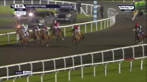 Video preview image for Kempton Park 20:30 - Bet @ racingtv.com Handicap (6)