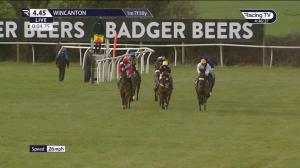 Video preview image for Wincanton 16:45 - Watch Racing TV On Sky 426 Mares' Handicap Hurdle (5)
