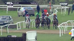 Video preview image for Ludlow 13:50 - 1985 Cool, Crisp Lager Mares' Novices' Handicap Chase (Qualifier) (4)