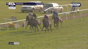 Video preview image for Taunton 14:50 - Invest Southwest Mares' Handicap Chase (Qualifier) (4)