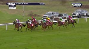 Video preview image for Kempton Park 13:30 - Virgin Bet Novices' Limited Handicap Chase (3)