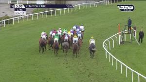 Video preview image for Kempton Park 17:00 - Virgin Bet "Junior" National Hunt Flat (5)