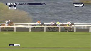 Video preview image for Kempton Park 17:15 - racingtv.com Handicap (Qualifier) (2)