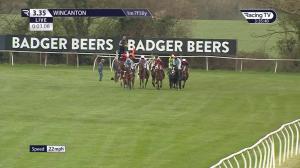 Video preview image for Wincanton 15:35 - Eastbury Hotel Maiden Hurdle (4) (Div 2)