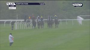 Video preview image for Kempton Park 18:25 - Join Racing TV Now Handicap Hurdle (3)