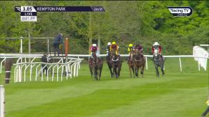 Video preview image for Kempton Park 15:05 - Molson Coors Maiden Hurdle (4)