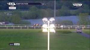 Video preview image for Kempton Park 20:30 - Unibet Support Safe Gambling Handicap (6)
