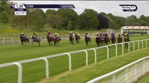 Video preview image for York 13:50 - Sky Bet Race To The Ebor Jorvik Handicap (2)