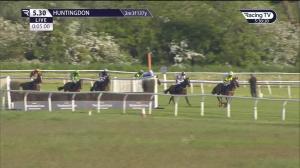 Video preview image for Huntingdon 17:30 - Visit racingtv.com Handicap Hurdle (5)