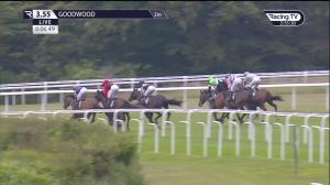 Video preview image for Goodwood 15:55 - Rod Gaskin Garden MacHinery Handicap (3)